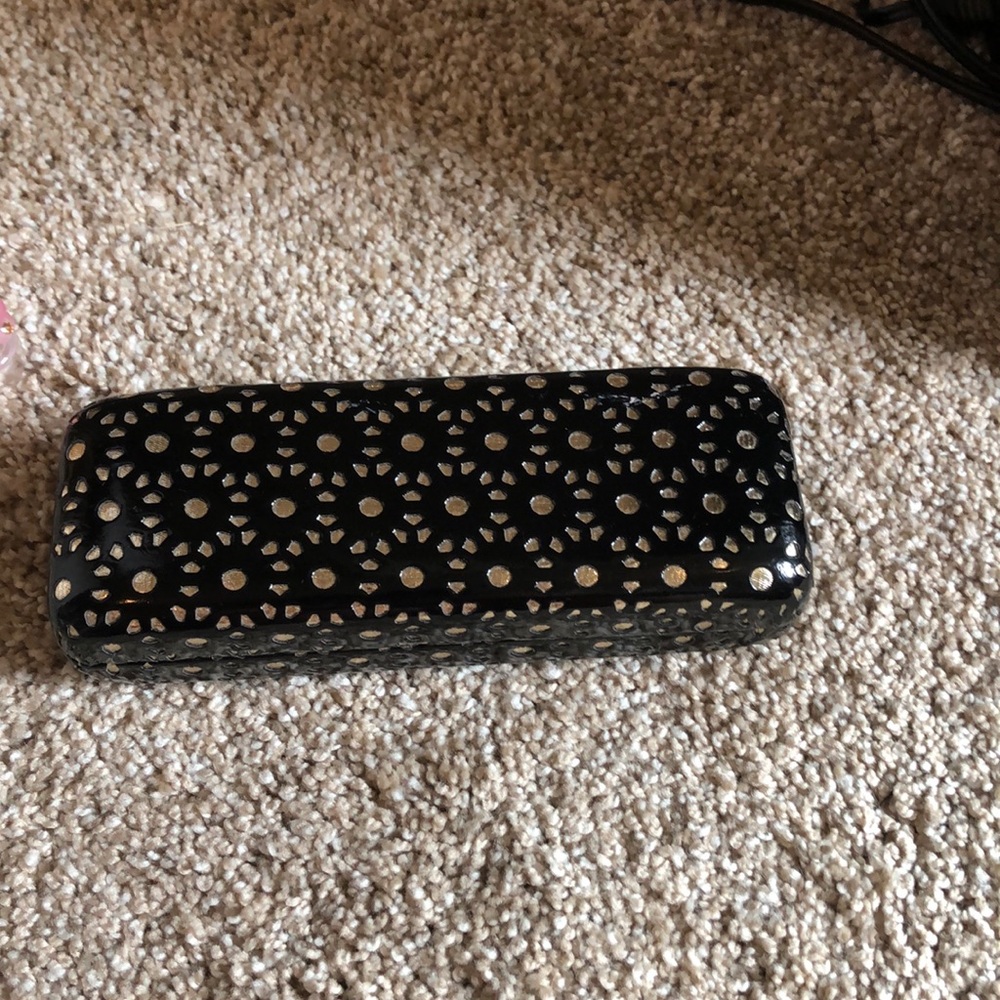 Cool looking sunglass case😎